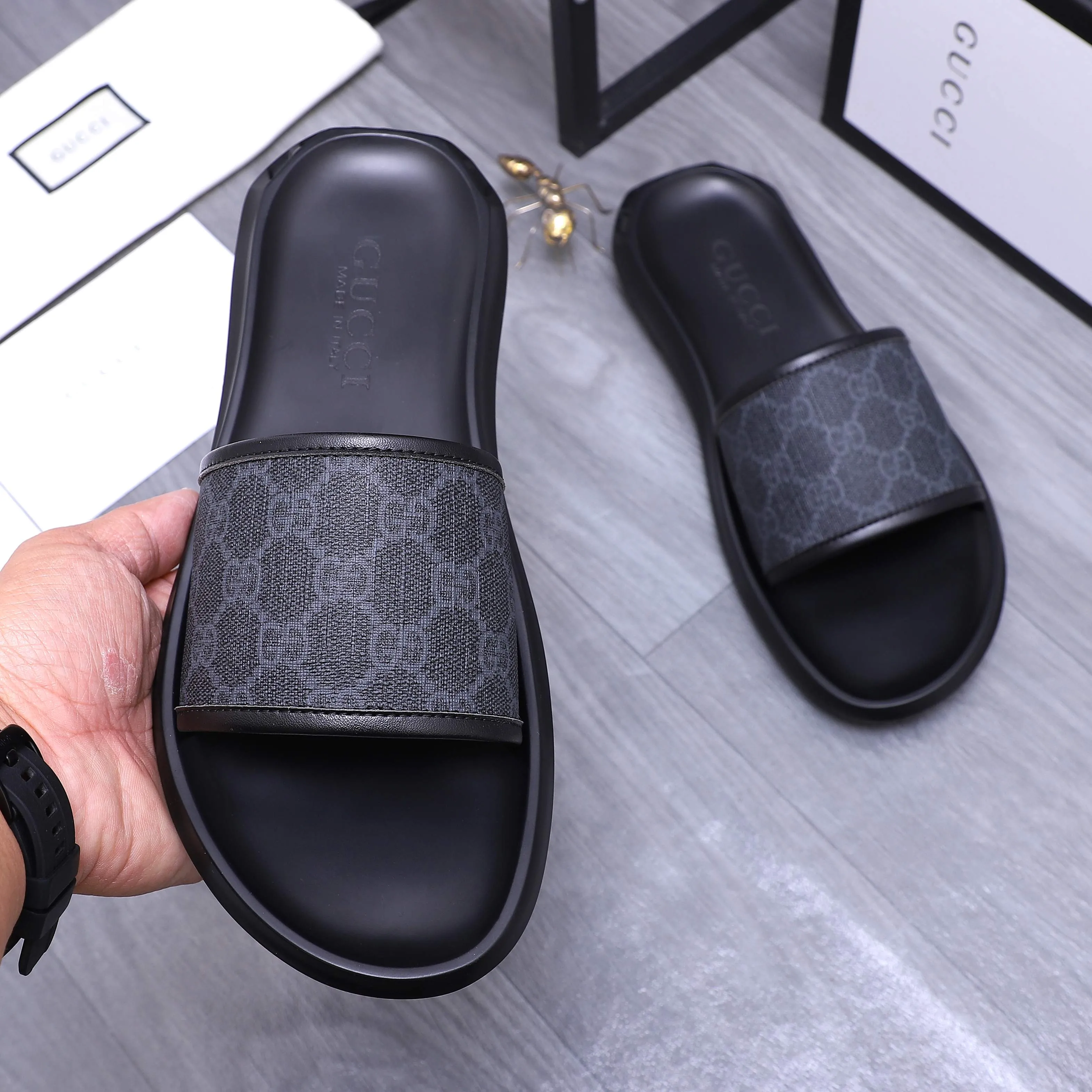 Men's shoes 💰280 Product trademark: GUCCI "Gucci" slippers Regular size: 38-44 (45.46 custom-made, non-returnable) Product materials: Selected cowhide printed upper, instep imitation leather lining, original outsole